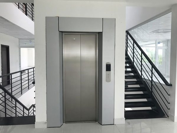 Các loại cửa mở dành cho thang máy gia đình