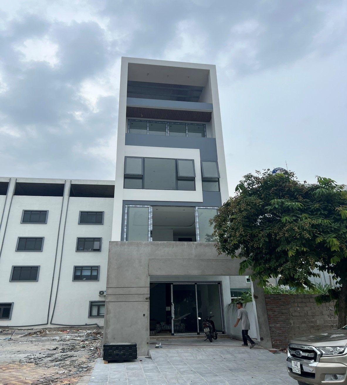 Chuyển hàng về công trình tại Giếng Đáy, Hạ Long, Quảng Ninh