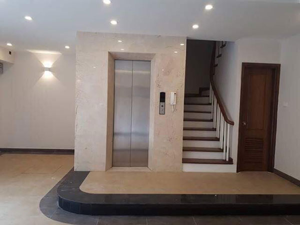 3 cách bố trí thang máy cho nhà ống hiệu quả